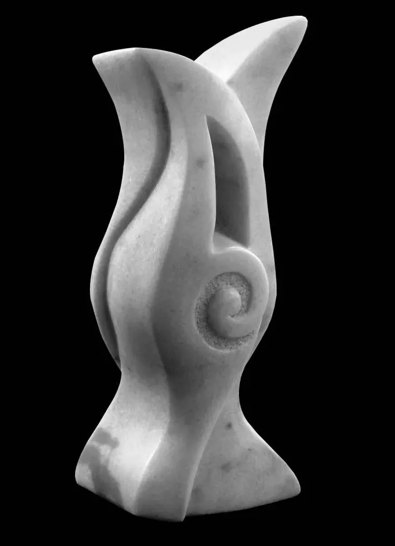 ÇIDAM MELEK — “Lale(Tulip)”, 2012 "Lale(Tulip)" eseri ÇIDAM MELEK tarafından 2012 yılında 45x20x20 cm ölçülerinde Afyon Mermeri tekniği ile yapılmıştır.