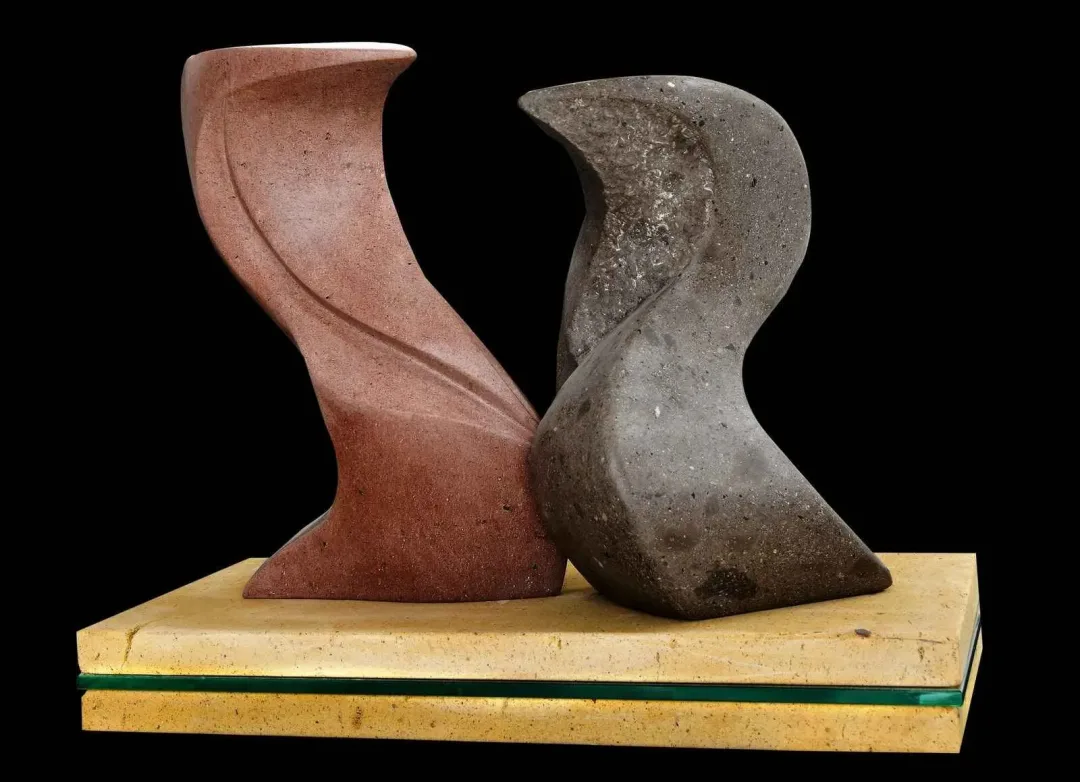 ÇIDAM MELEK — “Su Yılanları” "Su Yılanları" eseri ÇIDAM MELEK tarafından 60x40x30 cm ölçülerinde Kayseri taşı tekniği ile yapılmıştır.