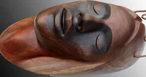 "Uyuyan Kraliçe" eseri HAKAN ERASLAN tarafından 64x60 cm ölçülerinde yapılmıştır.