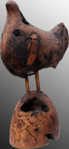 "Delikli Kuş" eseri HAKAN ERASLAN tarafından 64x60 cm ölçülerinde yapılmıştır.