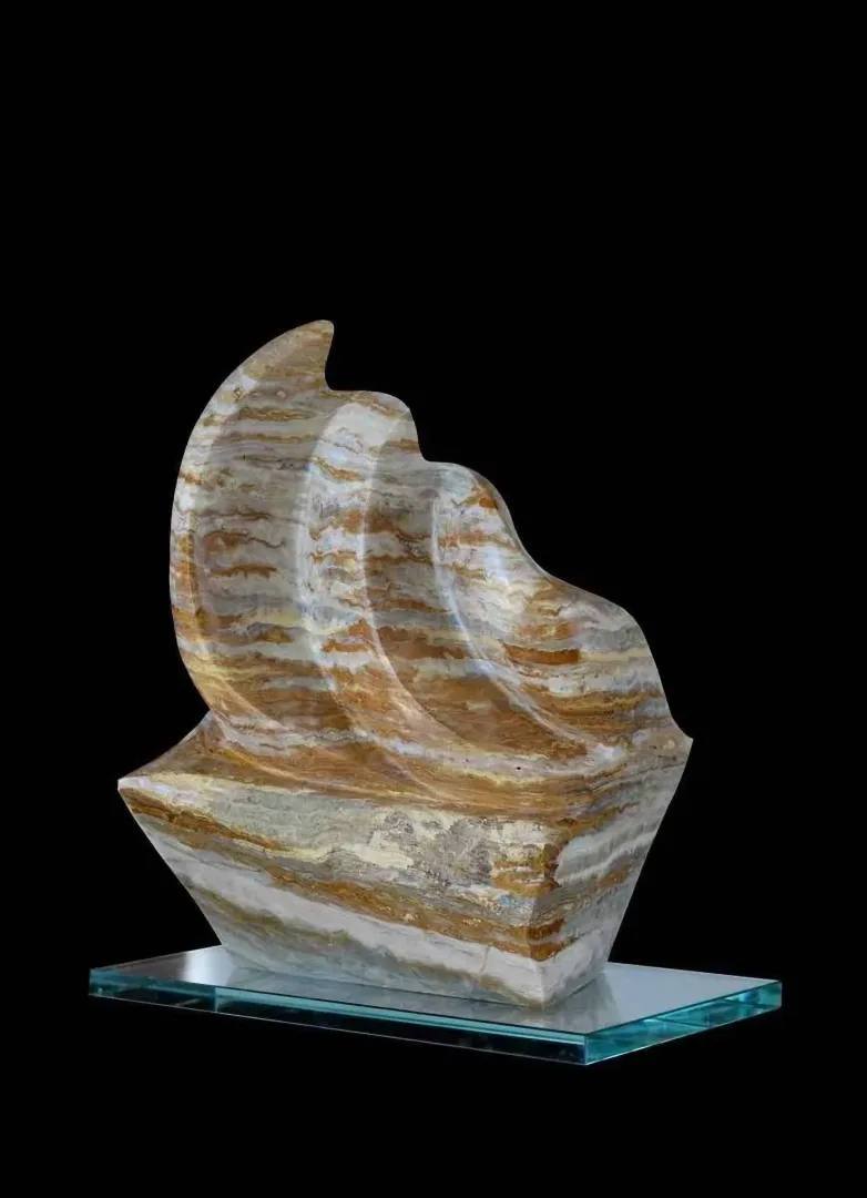 SIRMA YILDIZ — “Deniz ve Rüzgar”, 2014 "Deniz ve Rüzgar" eseri SIRMA YILDIZ tarafından 2014 yılında 45x30x38 cm ölçülerinde Onyx tekniği ile yapılmıştır.