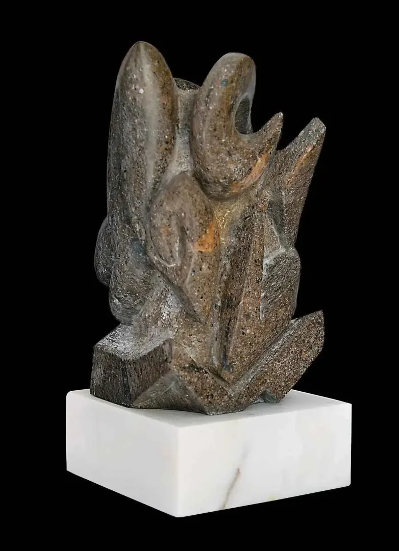 SIRMA YILDIZ — “Maya”, 2014 "Maya" eseri SIRMA YILDIZ tarafından 2014 yılında 31x16x16 cm ölçülerinde Kayseri taşı tekniği ile yapılmıştır.