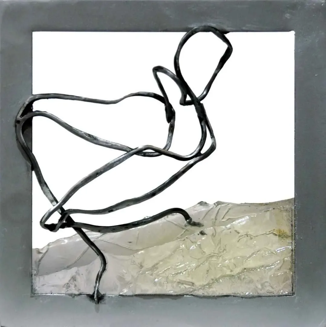 SANEM TUFAN — “isimsiz”, 2015 "isimsiz" eseri SANEM TUFAN tarafından 2015 yılında 25x25 cm ölçülerinde Karışık teknik tekniği ile yapılmıştır.