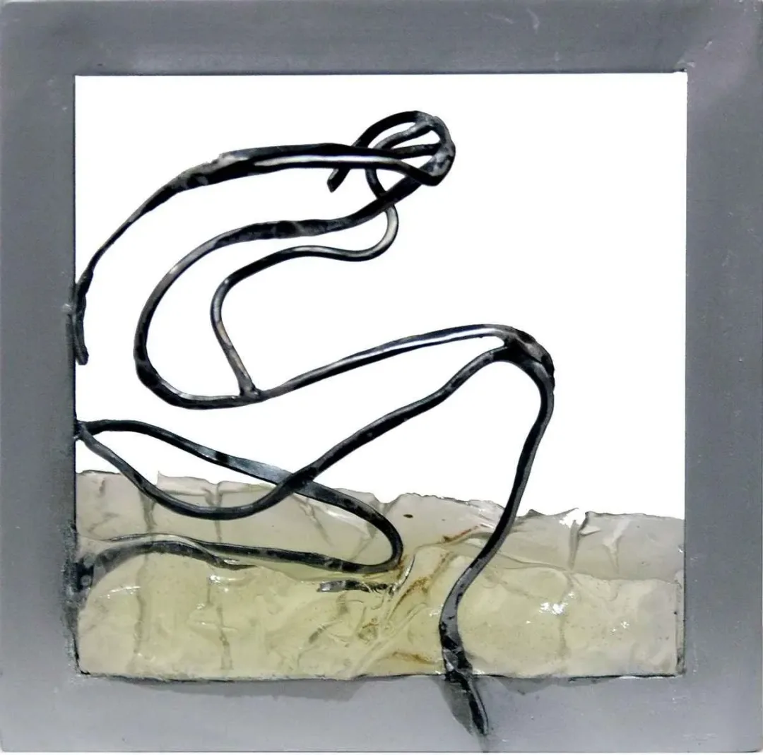 SANEM TUFAN — “isimsiz”, 2015 "isimsiz" eseri SANEM TUFAN tarafından 2015 yılında 25x25 cm ölçülerinde Karışık teknik tekniği ile yapılmıştır.