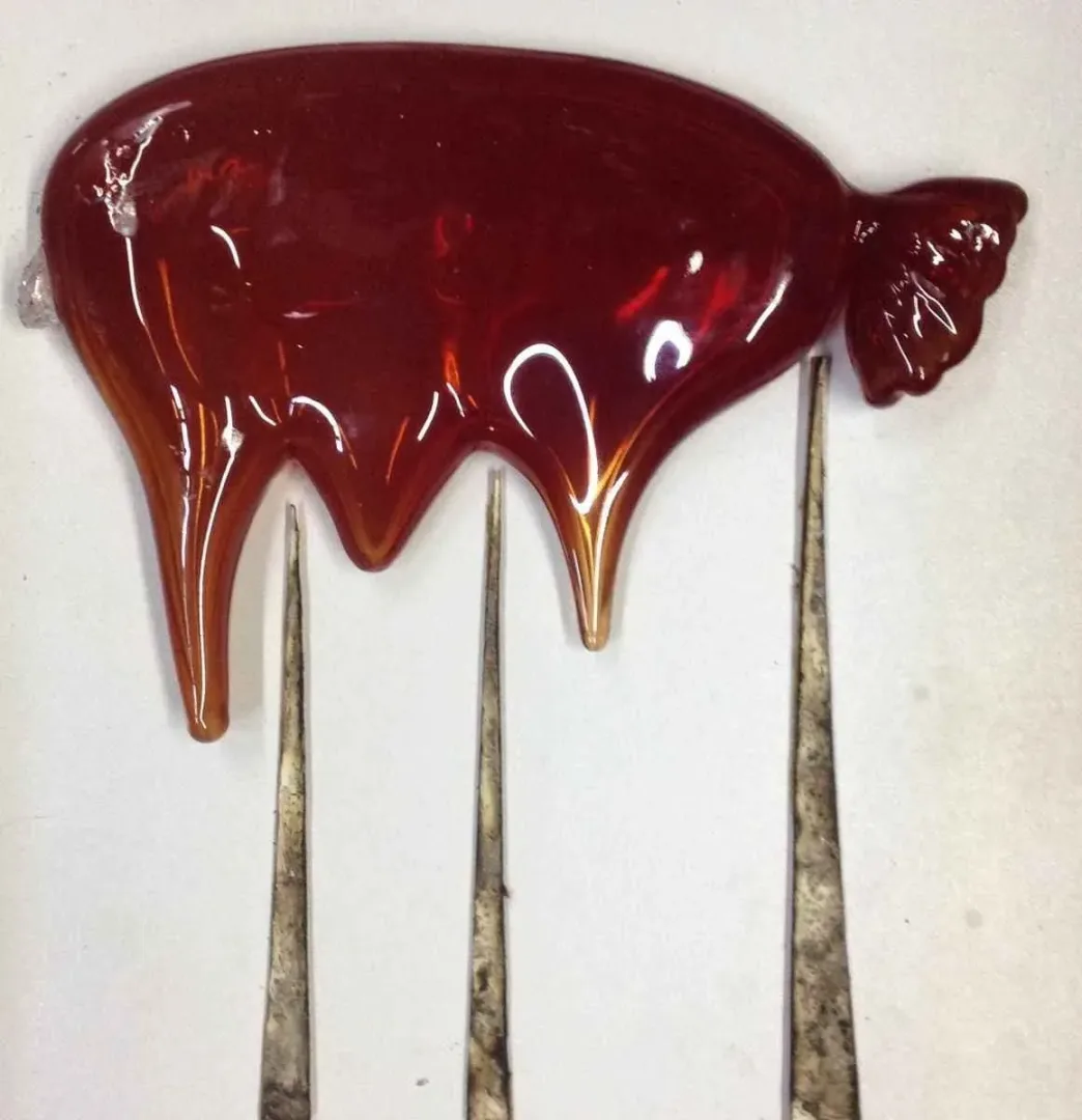 UFUK AKBEY — “isimsiz”, 2015 "isimsiz" eseri UFUK AKBEY tarafından 2015 yılında 25x25 cm ölçülerinde Cam tekniği ile yapılmıştır.