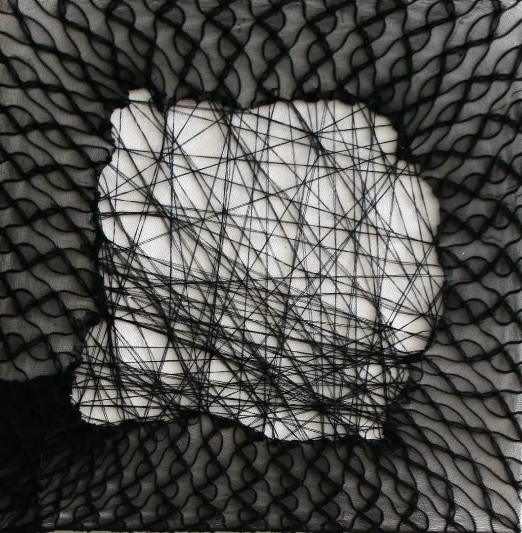 ZEYNEP GÜRAY CAN — “isimsiz”, 2015 "isimsiz" eseri ZEYNEP GÜRAY CAN tarafından 2015 yılında 25x25 cm ölçülerinde Karışık teknik tekniği ile yapılmıştır.