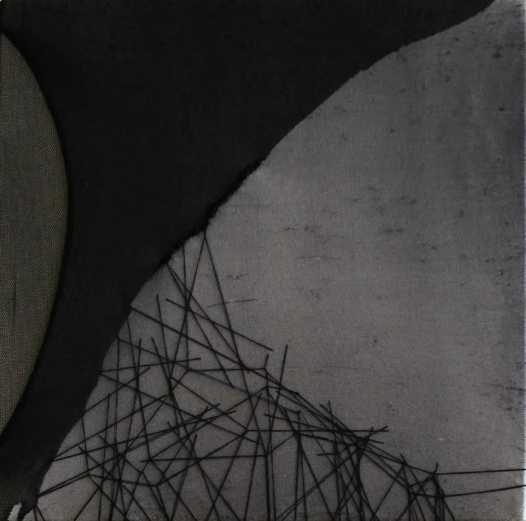 ZEYNEP GÜRAY CAN — “isimsiz”, 2015 "isimsiz" eseri ZEYNEP GÜRAY CAN tarafından 2015 yılında 25x25 cm ölçülerinde Karışık teknik tekniği ile yapılmıştır.