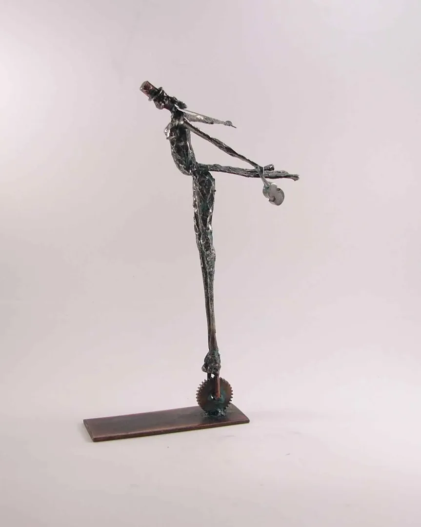 ÖZER AKTAŞ — 2016 Bu eser ÖZER AKTAŞ tarafından 2016 yılında 32x15x15 cm ölçülerinde Demir yontu tekniği ile yapılmıştır.