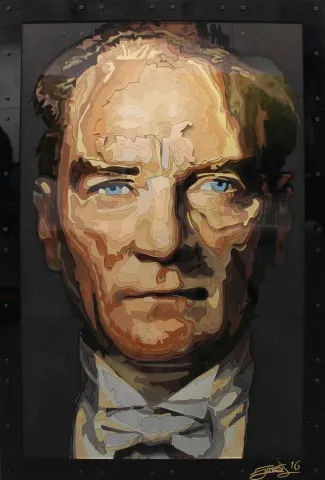 "Atatürk" eseri EMRE LÜLE tarafından 2016 yılında 93x63 cm ölçülerinde Poliplastik tekniği ile yapılmıştır.