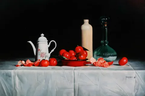 "Mandalinalar" eseri HASAN SAYGIN tarafından 2003 yılında 81x54 cm ölçülerinde Tuval üzeri yağlı boya tekniği ile yapılmıştır.