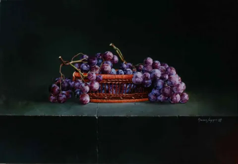 "Sepette Üzüm" eseri HASAN SAYGIN tarafından 2008 yılında 55x38 cm ölçülerinde Tuval üzeri yağlı boya tekniği ile yapılmıştır.