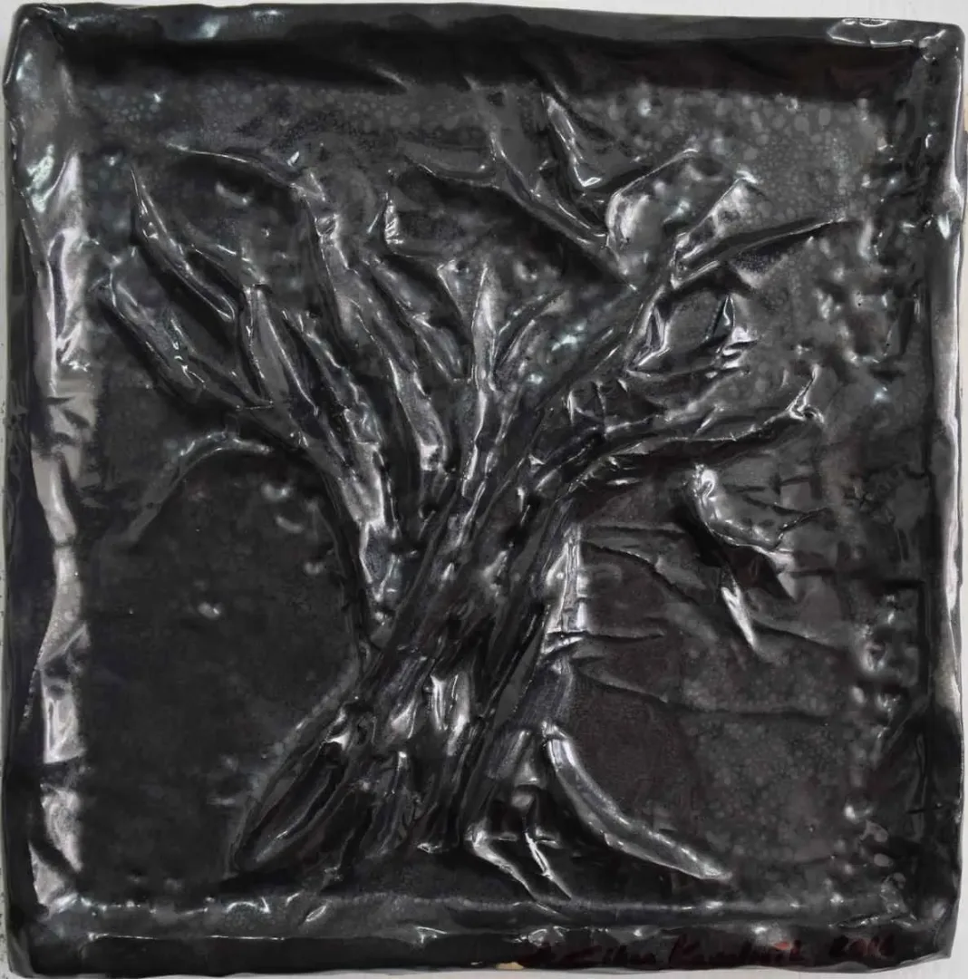 ALİ CİHAN KAYALIOĞLU — “isimsiz”, 2016 "isimsiz" eseri ALİ CİHAN KAYALIOĞLU tarafından 2016 yılında 25x25 cm ölçülerinde Seramik tekniği ile yapılmıştır.