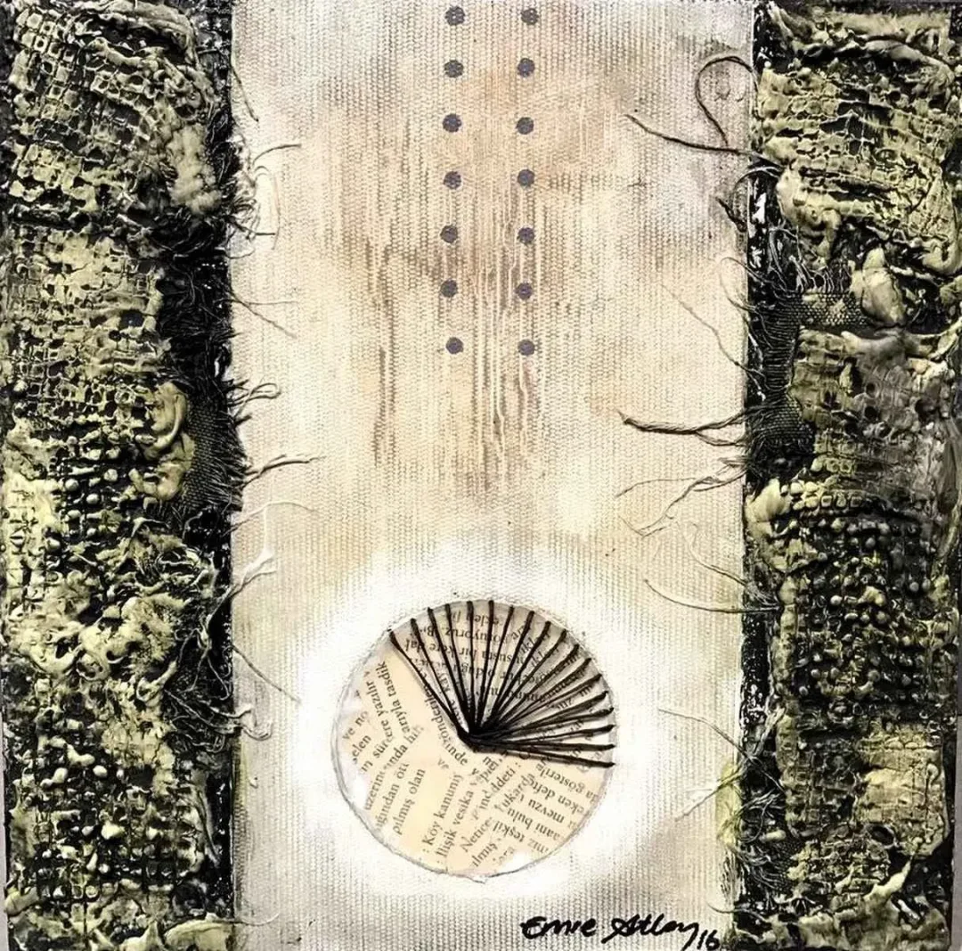 EMRE ATLAN — “isimsiz”, 2016 "isimsiz" eseri EMRE ATLAN tarafından 2016 yılında 25x25 cm ölçülerinde Tuval üzeri karışık teknik tekniği ile yapılmıştır.