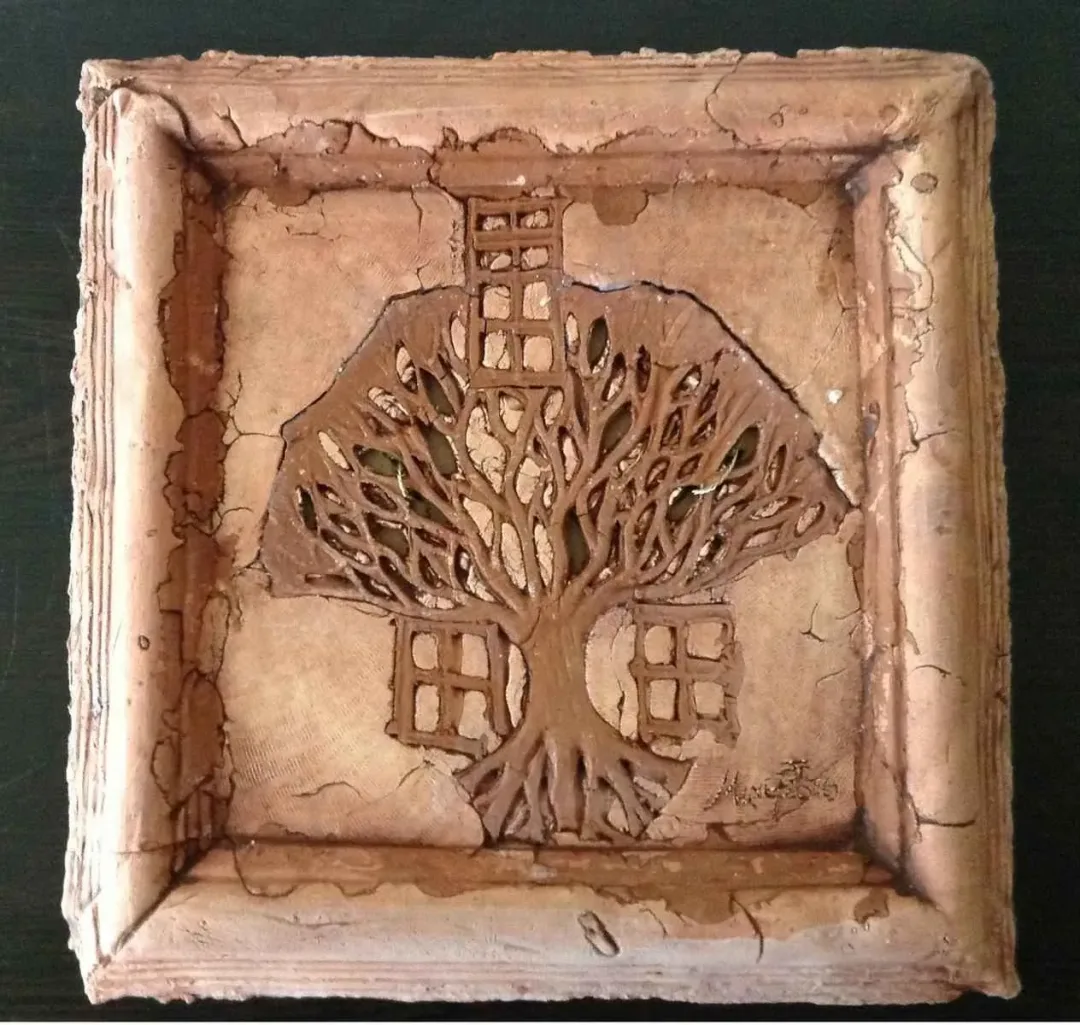 MİNE POYRAZ — “isimsiz”, 2016 "isimsiz" eseri MİNE POYRAZ tarafından 2016 yılında 25x25 cm ölçülerinde Seramik tekniği ile yapılmıştır.