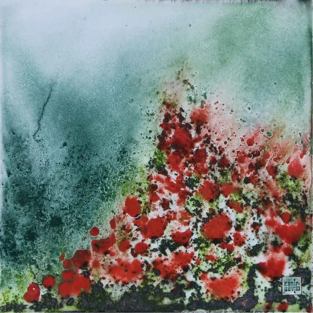 KADİR SEVİM — “isimsiz”, 2016 "isimsiz" eseri KADİR SEVİM tarafından 2016 yılında 25x25 cm ölçülerinde Seramik tekniği ile yapılmıştır.