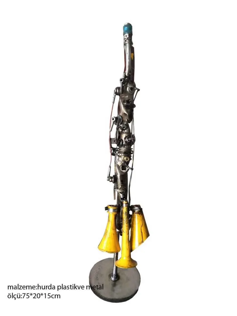 ASAF ERDEMLİ — “Klarnet”, 2017 "Klarnet" eseri ASAF ERDEMLİ tarafından 2017 yılında 75x20x15 cm ölçülerinde Hurda Metal+Plastik tekniği ile yapılmıştır.