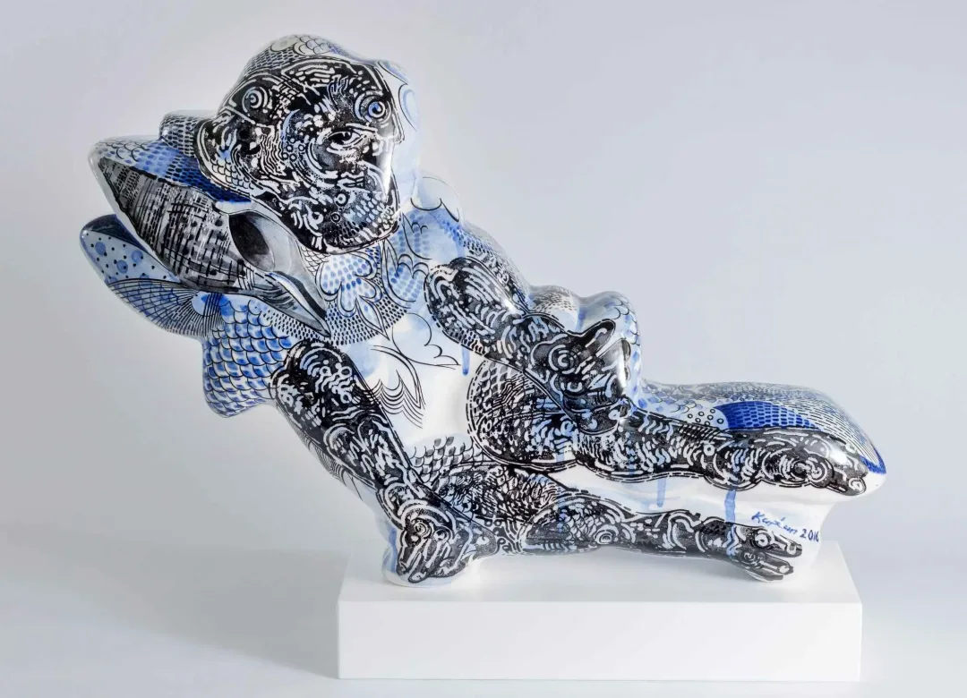 SEMİH KAPLAN — “Nereus”, 2016 "Nereus" eseri SEMİH KAPLAN tarafından 2016 yılında 33x62x13 cm ölçülerinde Seramik tekniği ile yapılmıştır.