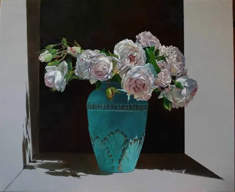 "Vazoda Güller" eseri HASAN SAYGIN tarafından 2015 yılında 73x60 cm ölçülerinde Tuval üzeri yağlı boya tekniği ile yapılmıştır.