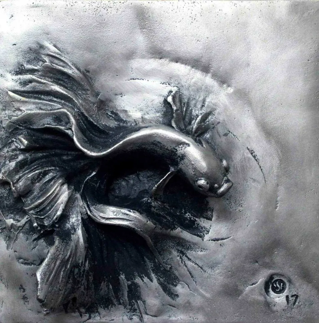 SERKAN SUPHİ ERTUĞRUL — “isimsiz”, 2017 "isimsiz" eseri SERKAN SUPHİ ERTUĞRUL tarafından 2017 yılında 25x25 cm ölçülerinde Alüminyum Döküm tekniği ile yapılmıştır.