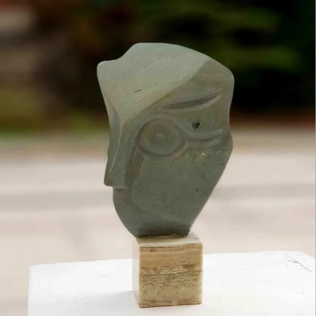 DİNÇER GÜNGÖRÜR — “isimsiz”, 2017 "isimsiz" eseri DİNÇER GÜNGÖRÜR tarafından 2017 yılında 45x35 cm ölçülerinde Serpantin tekniği ile yapılmıştır.