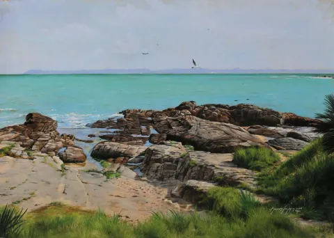 "Kayalar" eseri HASAN SAYGIN tarafından 70x50 cm ölçülerinde Kağıt üzeri pastel boya tekniği ile yapılmıştır.