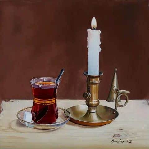 "Çay Bardağı ve Şamdan" eseri HASAN SAYGIN tarafından 2020 yılında 40x40 cm ölçülerinde Tuval üzeri yağlı boya tekniği ile yapılmıştır.