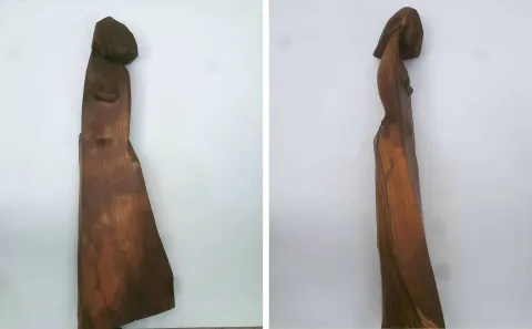 "Rüzgara Karşı" eseri HAKAN ERASLAN tarafından 2023 yılında 101x30x16 cm ölçülerinde Dut Ağacı tekniği ile yapılmıştır.