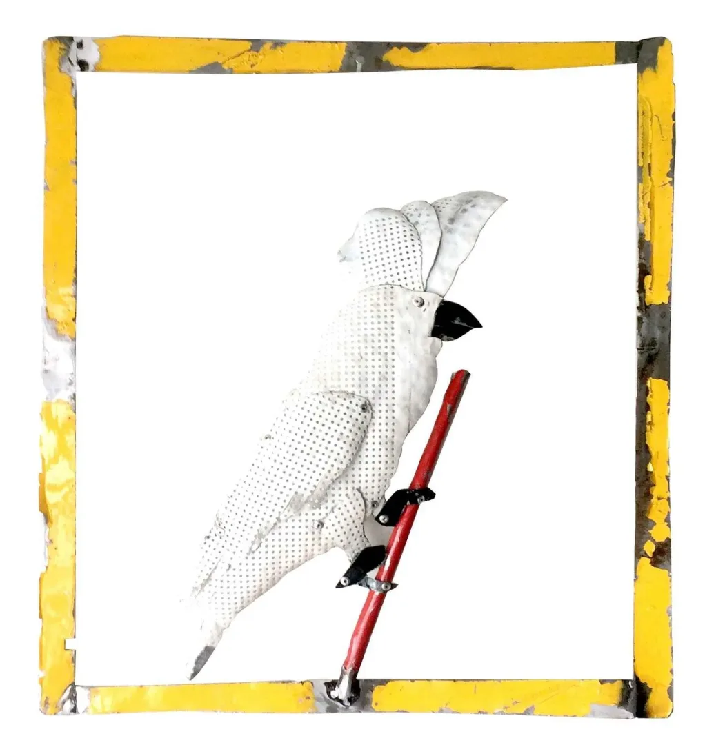 ASAF ERDEMLİ — “Papağan” "Papağan" eseri ASAF ERDEMLİ tarafından 50x50x10 cm ölçülerinde Hurda Metal, Kaynak tekniği ile yapılmıştır.