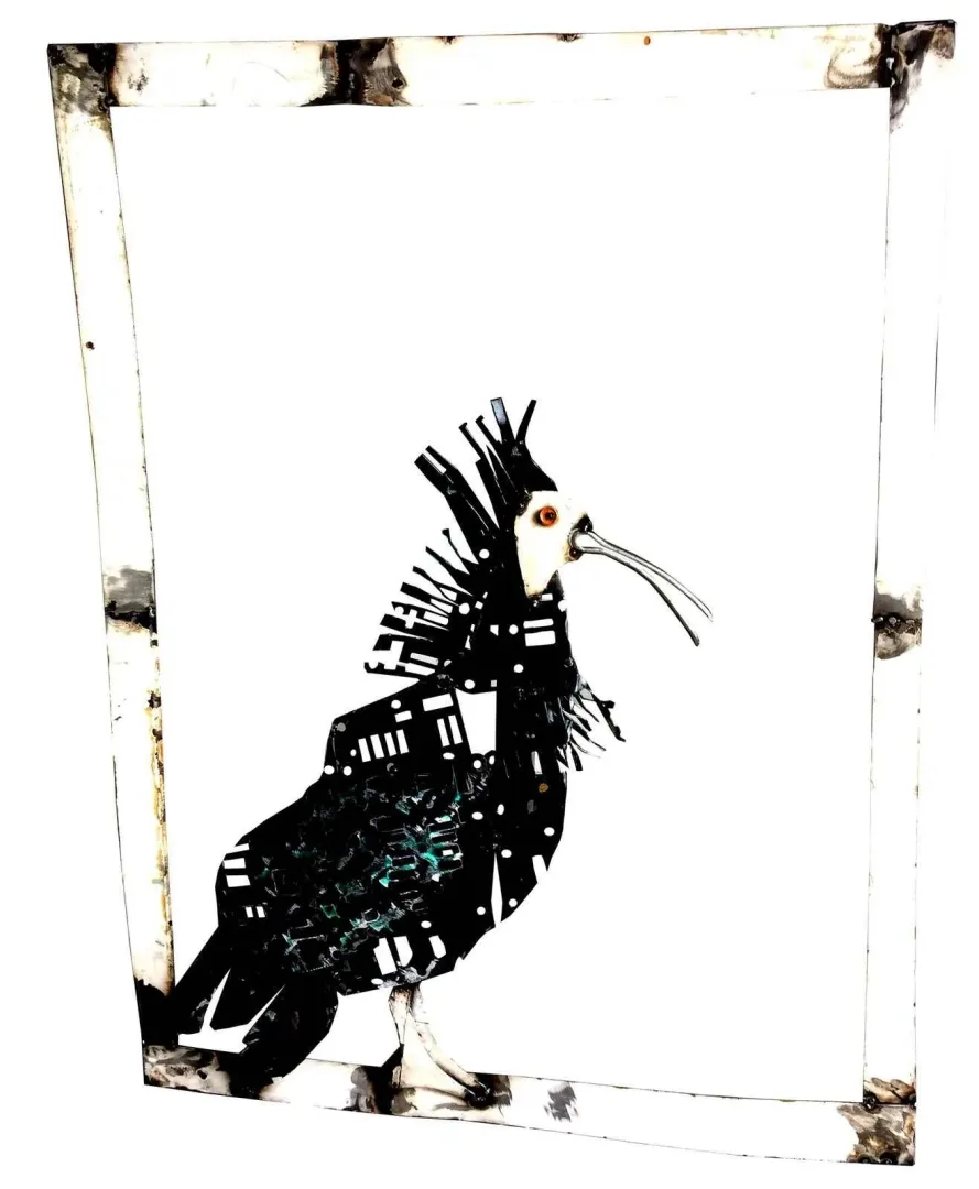 ASAF ERDEMLİ — “Kelaynak” "Kelaynak" eseri ASAF ERDEMLİ tarafından 80x60x6 cm ölçülerinde Hurda Metal, Kaynak tekniği ile yapılmıştır.