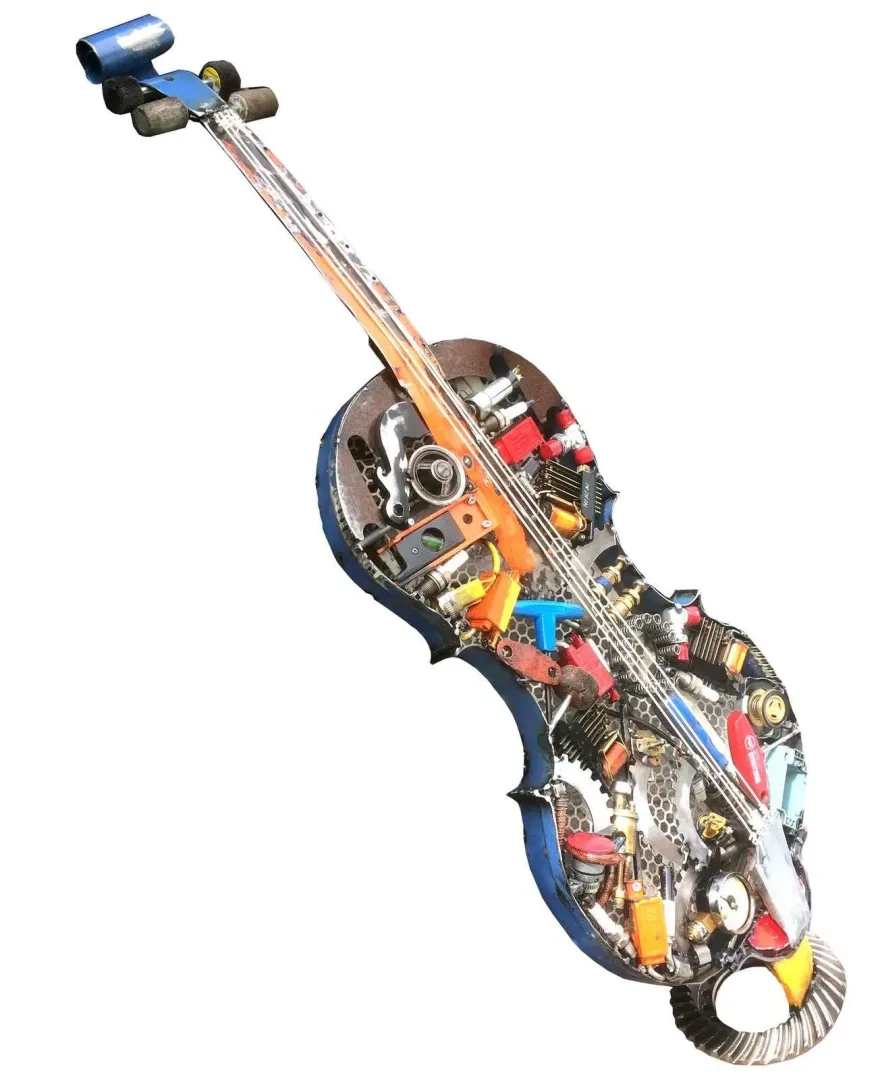 ASAF ERDEMLİ — “Çello” "Çello" eseri ASAF ERDEMLİ tarafından 110x45x20 cm ölçülerinde Hurda Metal, Kaynak tekniği ile yapılmıştır.