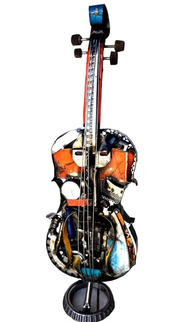 ASAF ERDEMLİ — “Keman” "Keman" eseri ASAF ERDEMLİ tarafından 77x25x23 cm ölçülerinde Hurda Metal, Kaynak tekniği ile yapılmıştır.