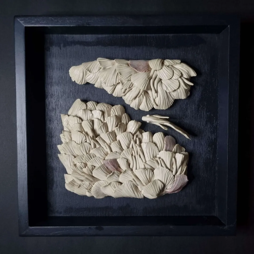ELİF NURAN YAŞAROL — “isimsiz”, 2023 "isimsiz" eseri ELİF NURAN YAŞAROL tarafından 2023 yılında 26x26x8 cm ölçülerinde Seramik, Elle Şekillendirme tekniği ile yapılmıştır.