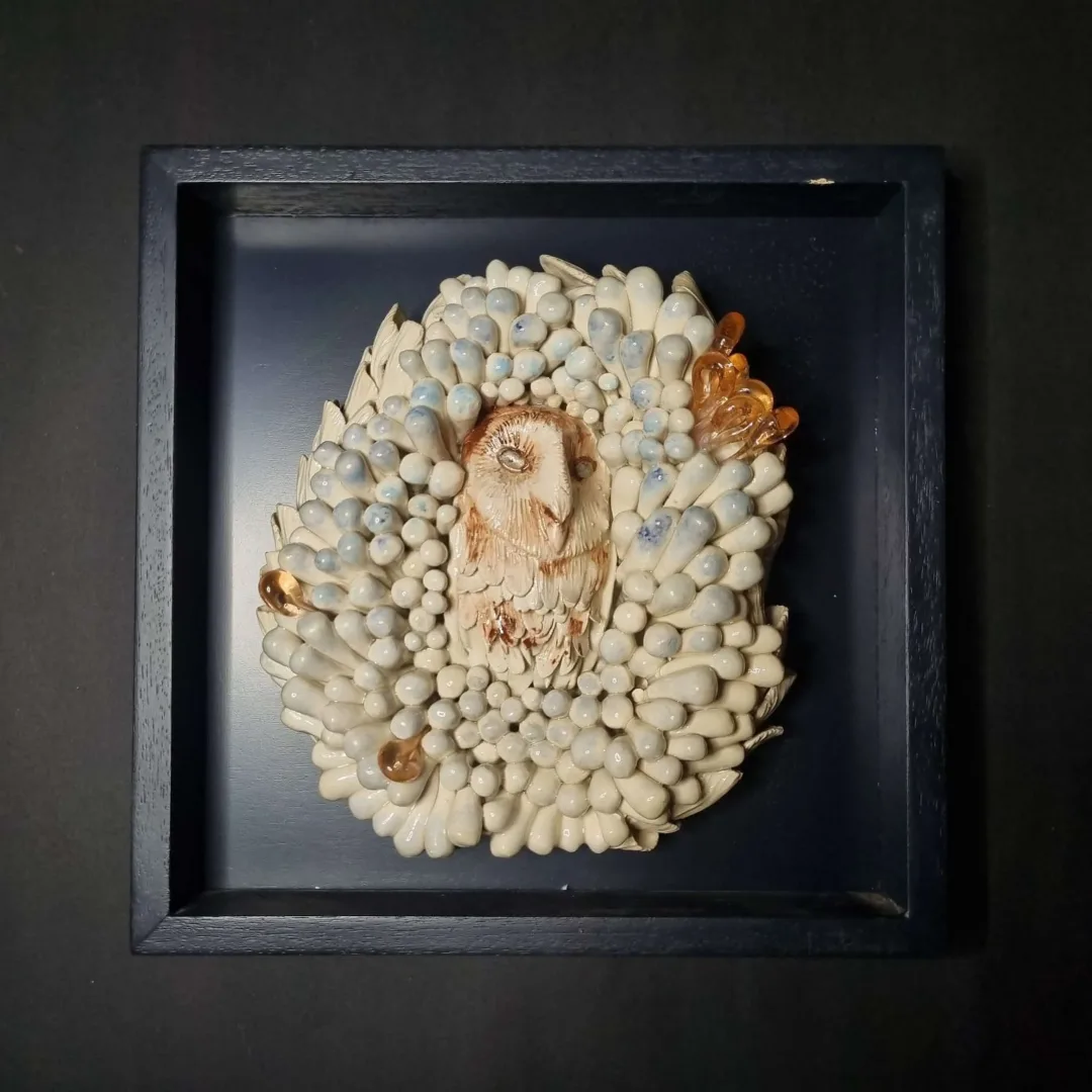 ELİF NURAN YAŞAROL — “isimsiz”, 2025 "isimsiz" eseri ELİF NURAN YAŞAROL tarafından 2025 yılında 26x26x8 cm ölçülerinde Seramik, Elle Şekillendirme tekniği ile yapılmıştır.