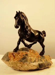 ALEXANDER DAVİDOV tarafından 2013 yılında 27x16x26  cm ölçülerinde  bronz tekniği ile yapılmıştır.