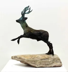 ALEXANDER DAVİDOV tarafından 37x33x16 cm ölçülerinde Bronz tekniği ile yapılmıştır.