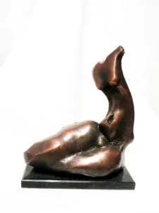 AZİMET KARAMAN tarafından 2019 yılında 31x28x16 cm ölçülerinde Bronz tekniği ile yapılmıştır.