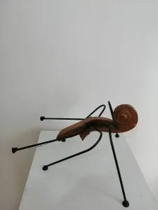 DOĞAN KARAKILIÇ tarafından 2023 yılında  38x28x40 cm ölçülerinde  Metal tekniği ile yapılmıştır.