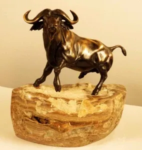 ALEXANDER DAVİDOV tarafından 33x21x30 cm ölçülerinde Bronz tekniği ile yapılmıştır.