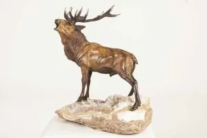 ALEXANDER DAVİDOV tarafından 32x25x40 cm ölçülerinde Bronz tekniği ile yapılmıştır.