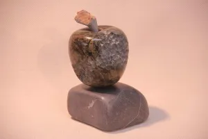 CEMİL GÜÇ tarafından 2014 yılında  17x10x10  cm ölçülerinde  Serpantin Taşı  tekniği ile yapılmıştır.