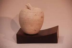 CEMİL GÜÇ tarafından 2014 yılında  19x14x10  cm ölçülerinde  Ahşap+Taş  tekniği ile yapılmıştır.