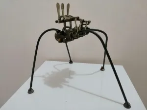 DOĞAN KARAKILIÇ tarafından 2023 yılında 33x30x30 cm ölçülerinde Metal tekniği ile yapılmıştır.