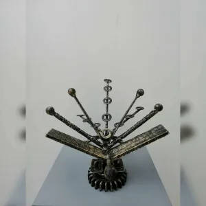 DOĞAN KARAKILIÇ tarafından 2022 yılında 30x24x34 cm ölçülerinde Metal tekniği ile yapılmıştır.