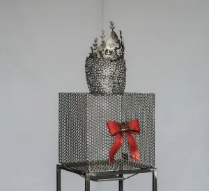 ASAF ERDEMLİ tarafından 70x35x30 cm ölçülerinde Metal, Teknik Kaynak tekniği ile yapılmıştır.