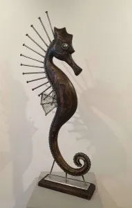 SERKAN ERKOÇ tarafından 2020 yılında 94x36x10 cm ölçülerinde Ahşap, metal tekniği ile yapılmıştır.